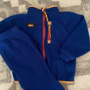 REI fleece set